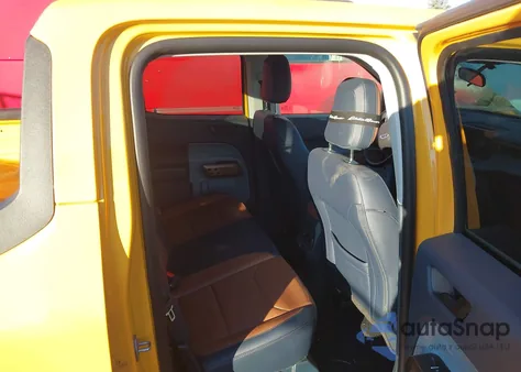 2023 Ford Maverick Lariat z USA, uszkodzony, nr VIN 3FTTW8E32PRA68274